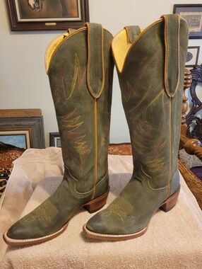 Justin Tall Ladies Western Boots size 7B
